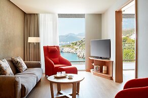 Maestral Resort & Casino