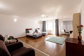 Lira Pacific Aparthotel