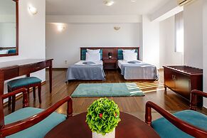 Lira Pacific Aparthotel