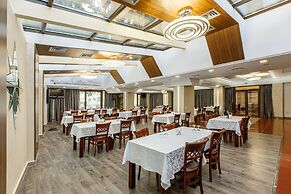 Lira Pacific Aparthotel