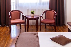 Lira Pacific Aparthotel