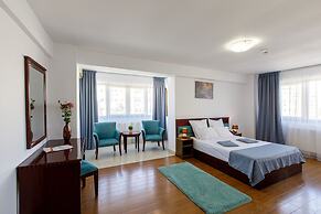 Lira Pacific Aparthotel