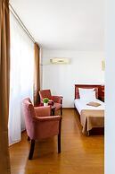 Lira Pacific Aparthotel