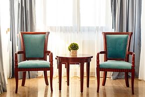 Lira Pacific Aparthotel