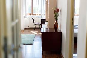 Lira Pacific Aparthotel