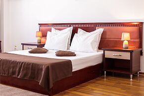 Lira Pacific Aparthotel