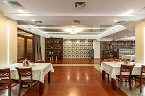 Lira Pacific Aparthotel