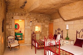 Hezen Cave Hotel