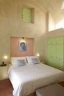 Voreina Gallery Suites