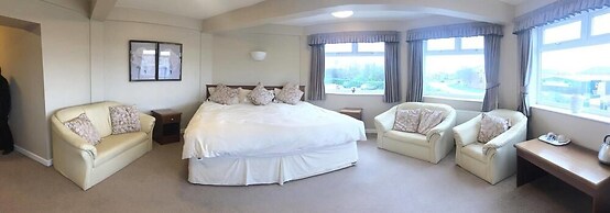 Fitzwilliam Arms Hotel