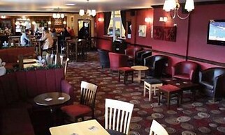 Fitzwilliam Arms Hotel