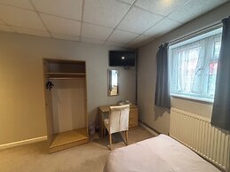 Fitzwilliam Arms Hotel