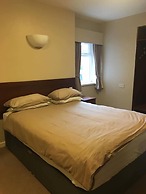 Fitzwilliam Arms Hotel