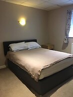 Fitzwilliam Arms Hotel