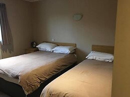 Fitzwilliam Arms Hotel