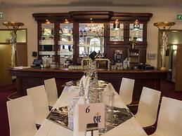 Victoria Hotel
