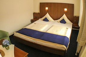 Victoria Hotel