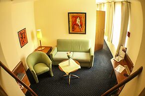 Victoria Hotel