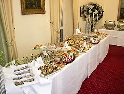 Victoria Hotel