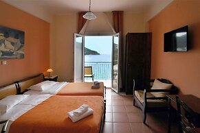 Golden View Beach Hotel