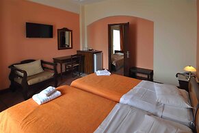 Golden View Beach Hotel