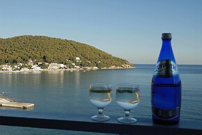 Golden View Beach Hotel