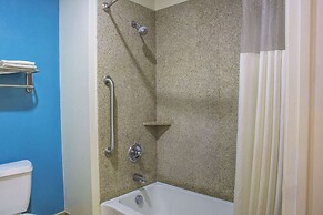 Days Inn by Wyndham Humble/Houston Intercontinental Airport