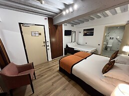 Hotel Saint Honore 85