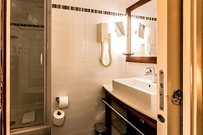 Hotel Saint Honore 85