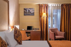 Hotel Saint Honore 85
