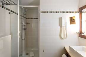 Hotel Saint Honore 85