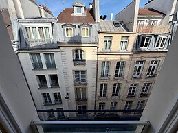 Hotel Saint Honore 85