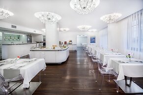 Luxury Spa & Wellness Hotel Prezident