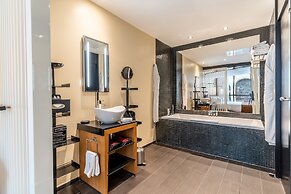 Five Seas by Inwood Hotels