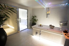 Five Seas by Inwood Hotels