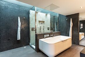 Five Seas by Inwood Hotels
