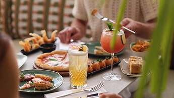 Five Seas by Inwood Hotels