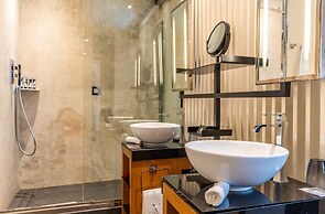Five Seas by Inwood Hotels