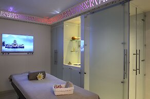 Five Seas by Inwood Hotels