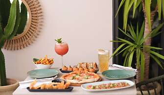 Five Seas by Inwood Hotels