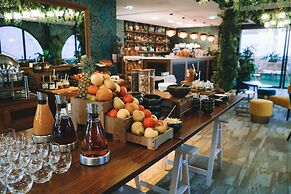 Five Seas by Inwood Hotels