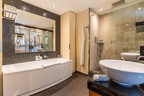 Five Seas by Inwood Hotels