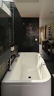Five Seas by Inwood Hotels