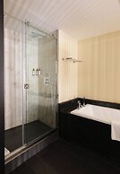 Five Seas by Inwood Hotels