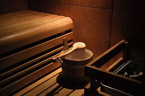 Five Seas by Inwood Hotels