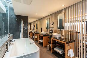 Five Seas by Inwood Hotels