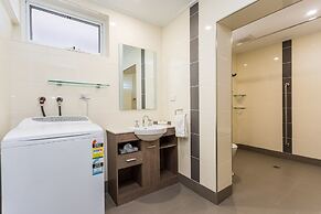 Country Comfort Amity Motel