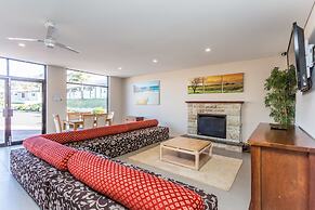 Country Comfort Amity Motel