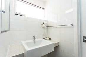 Country Comfort Amity Motel