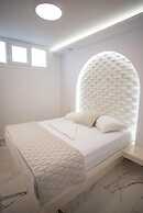 Katerina Roza Studios - Heartfelt Hospitality in the City